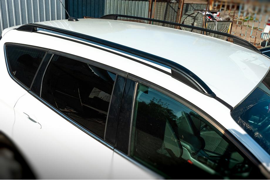 Ford Kuga/Escape 2013-2019 Bare longitudinale Skyport (negre) Image