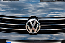 Volkswagen Jetta 2011-2018 Emblema fata 2015-2018 (3G0853601B) foto 1
