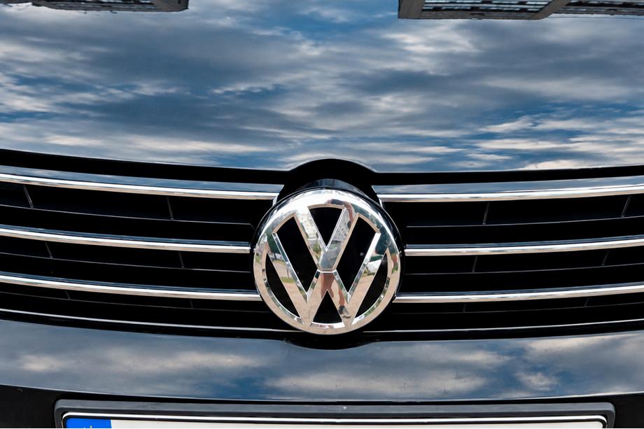 Volkswagen Jetta 2011-2018 Emblema fata 2015-2018 (3G0853601B) Image