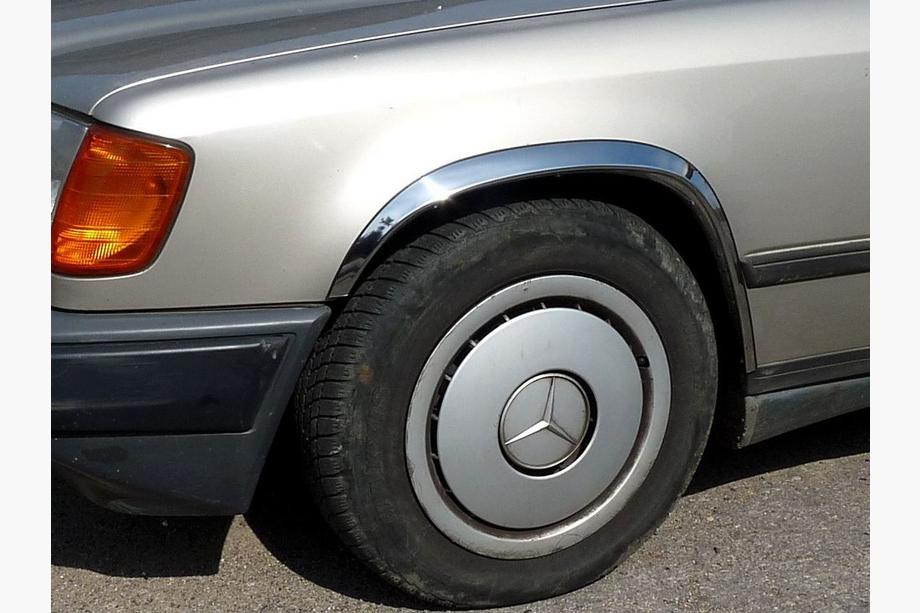 Mercedes E-сlass W124 1984–1997 Extensii aripi 1985-1989 (4 buc, inox) Image