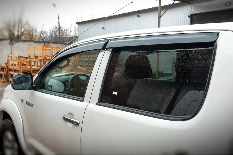 Toyota Hilux 2006-2015 Deflectoare Geamuri (4 buc, Sunplex Sport) Foto 2