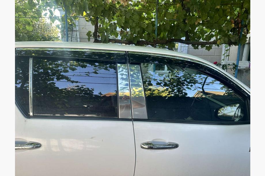 Toyota Hilux 2015- Deflectoare geamuri cu ornament cromat (4 buc, Sunplex Chrome) Foto 2