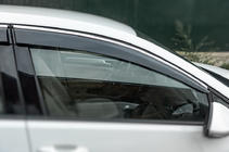 Volkswagen Golf 7/E-Golf 2012-2020 Deflectoare geamuri cu ornament cromat HB (4 buc, Sunplex Chrome) foto 4