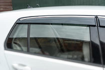 Volkswagen Golf 7/E-Golf 2012-2020 Deflectoare geamuri cu ornament cromat HB (4 buc, Sunplex Chrome) foto 3