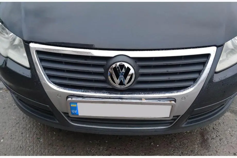 Volkswagen Passat B6 2006-2012 Emblema Fata V1 3C0853601C Image