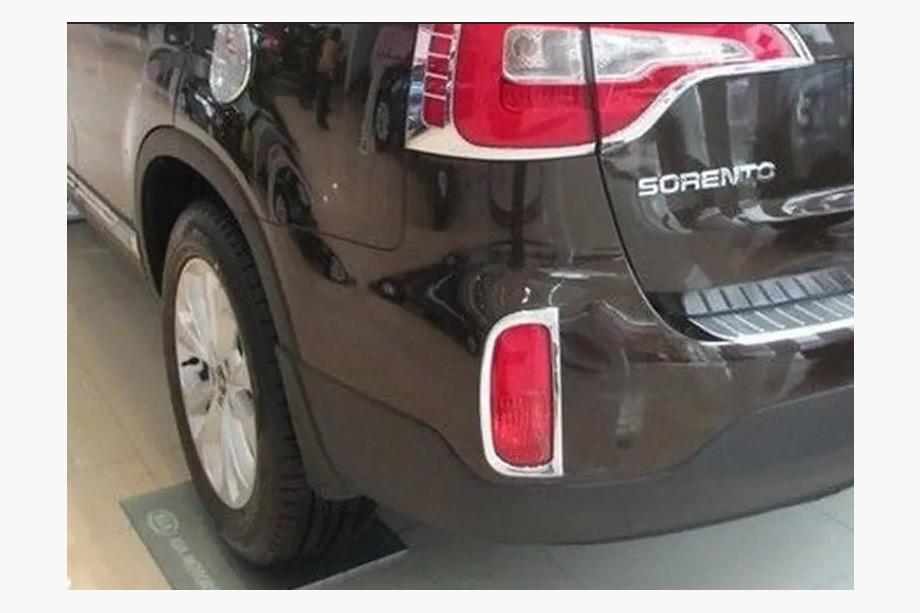 Kia Sorento II XM 2009-2014 Ornamente stopuri ceata spate 2013+ (2 buc, plastic) Image