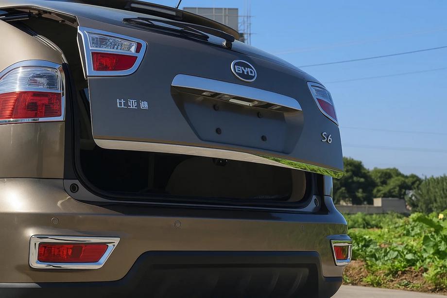 BYD S6 2010-2016 Ornament portbagaj Libao inox Image