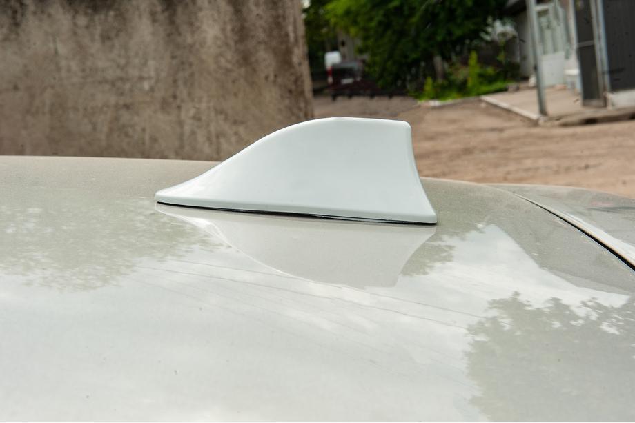 Antena shark fin (alb, ABS) Foto 11