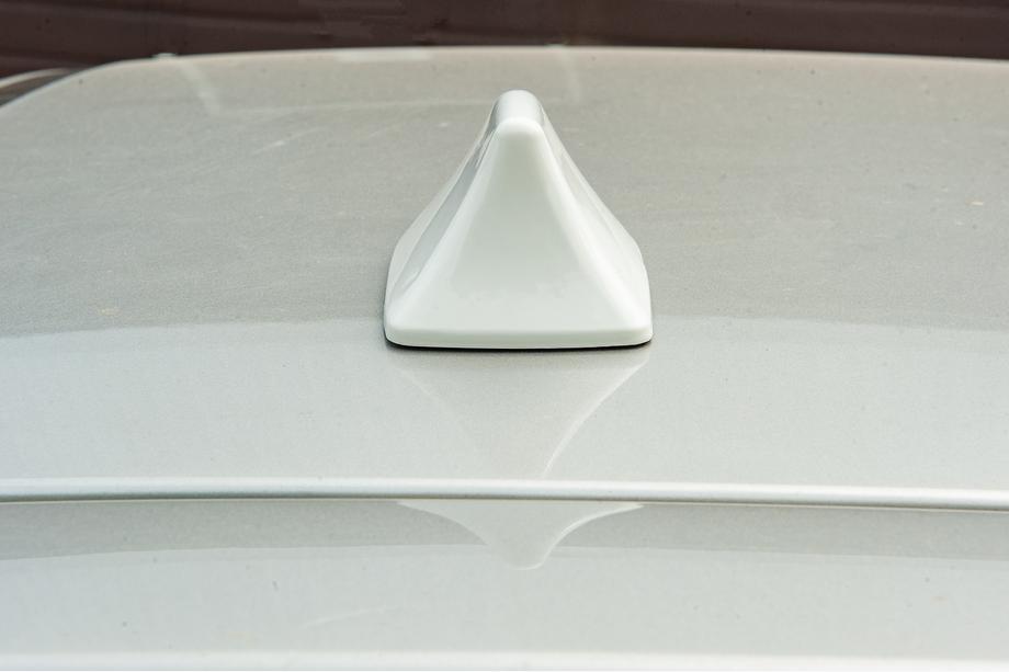 Antena shark fin (alb, ABS) Foto 3