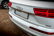 Audi Q7 2015–2026 Ornament cromat deasupra numarului (inox) foto 3