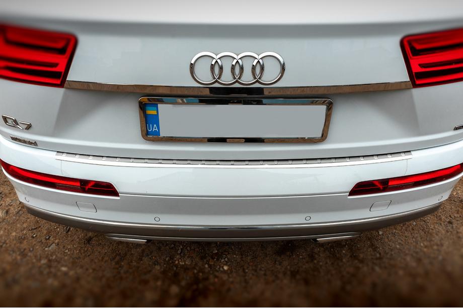 Audi Q7 2015–2026 Ornament cromat deasupra numarului (inox) Image