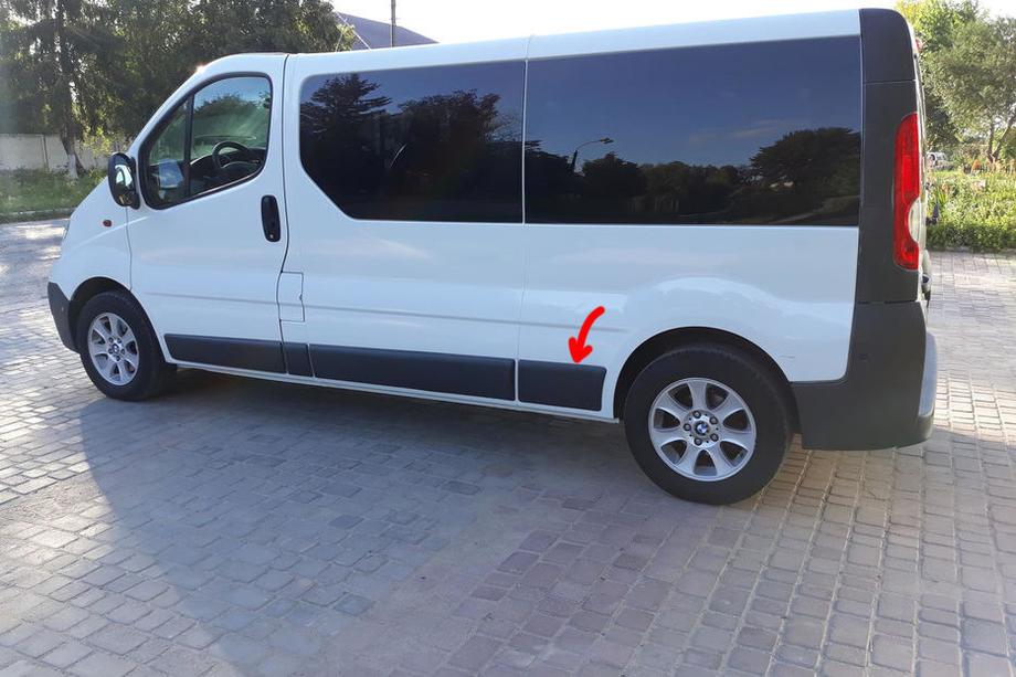 Renault Trafic 2001–2015 Molding usa original second hand (L4) Image