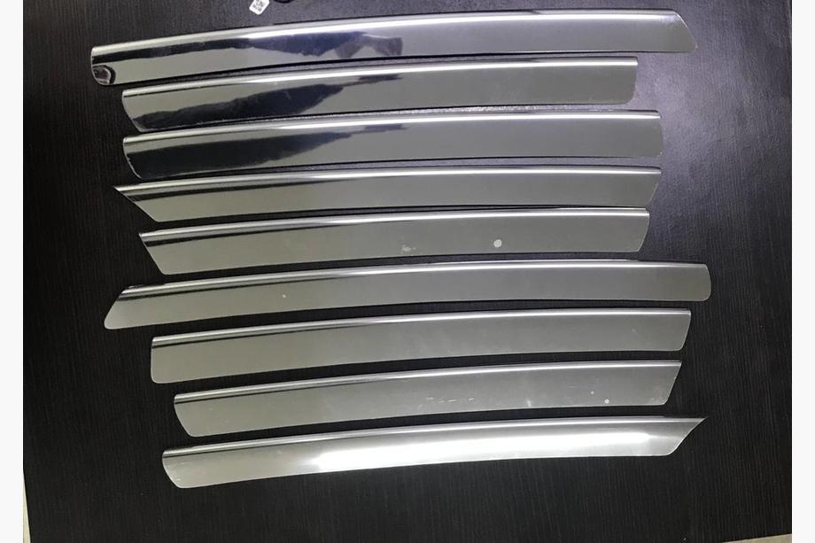 Mercedes Vito W638 1996-2003 REDUCERE! Set incomplet ornamente grila (9 piese) Foto 1