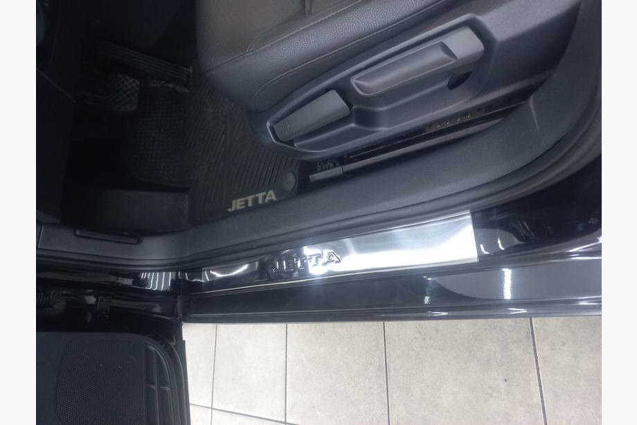 Volkswagen Jetta 2011-2018 Protectii praguri inox Carmos V2 (4 buc) Foto 2