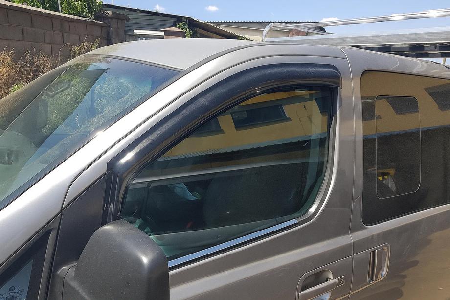 Hyundai H300, H1, Starex 2008-2020 Ornamente exterioare geamuri (2 buc, inox) Image